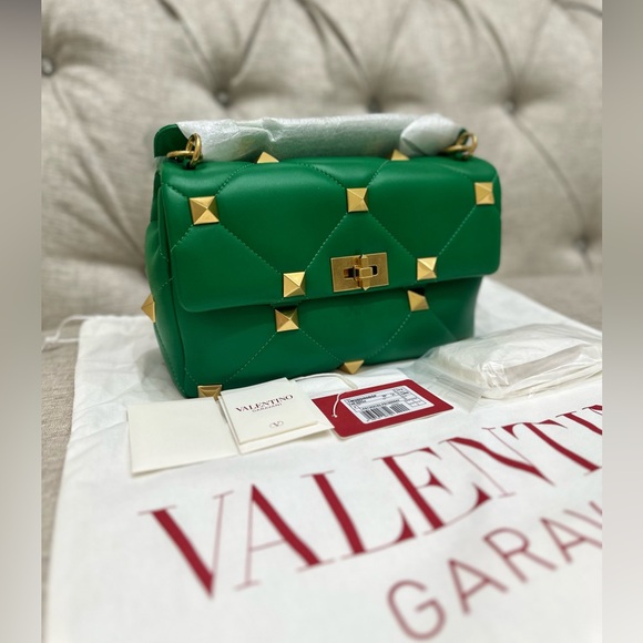 NWT Valentino Garavani Large Leather Roman Stud Shoulder Bag - Picture 5 of 11